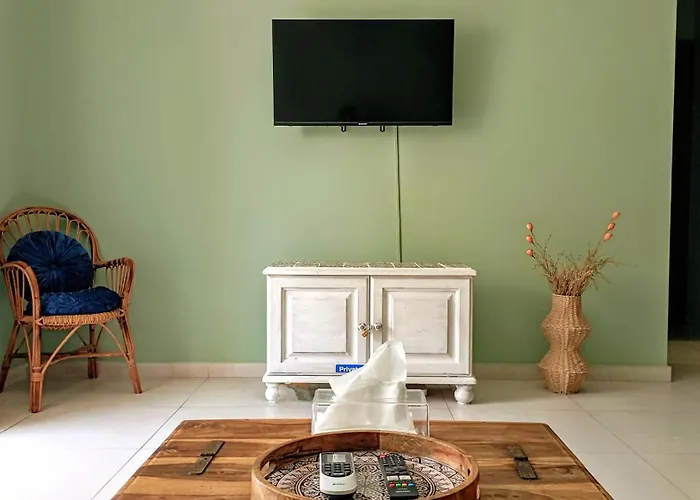 From At The Seacrest Apartman *